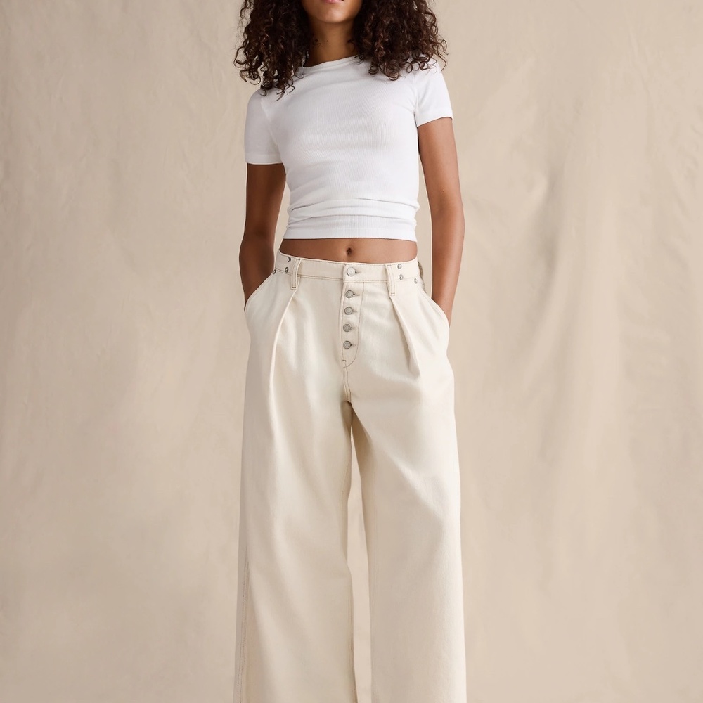 New! BANANA REPUBLIC Mid-Rise Loose Pleated Ankle Jean, Size Large in Ecru/Beige
